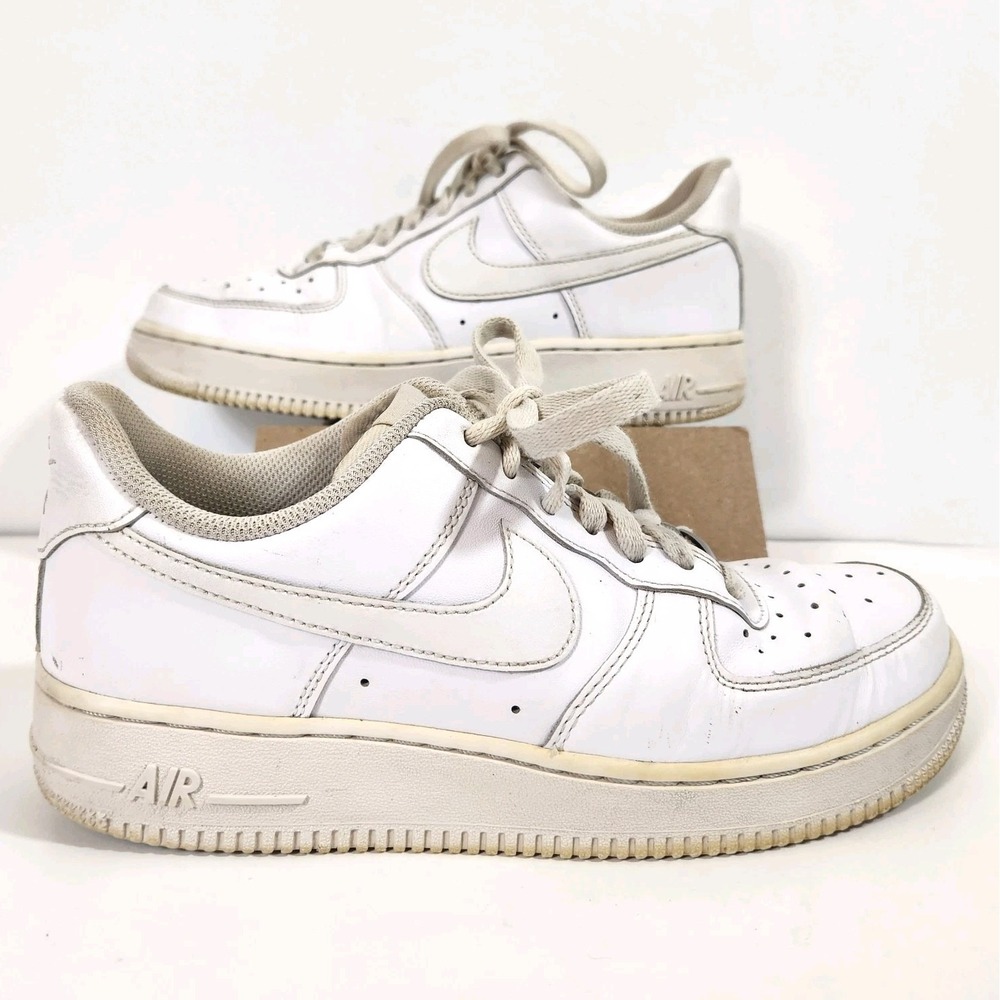 Nike Air Force 1 '07 Triple White Womens Sz 8.5 Sneakers DD8959-100 AF1 Leather
